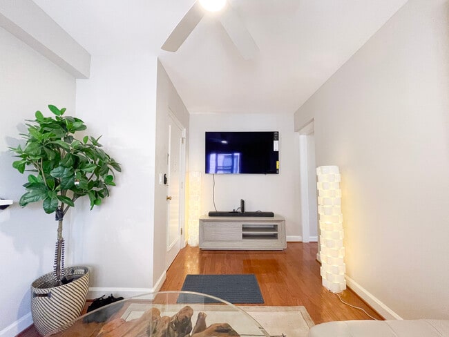 Photo - 2100 19th St NW Unit 601