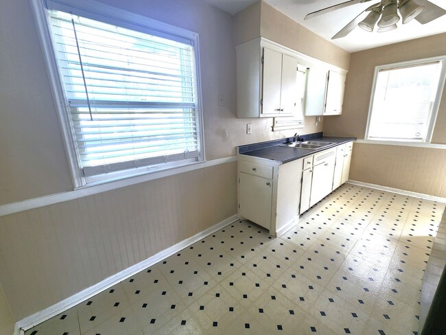 Photo - 3-bedroom single family - Available now!