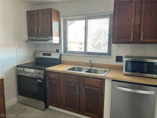 Photo - 24635 Clareshire Dr Unit 203