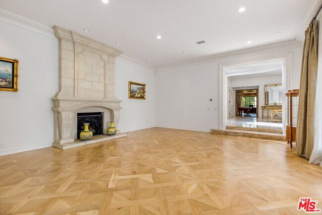 Photo - 709 N Maple Dr