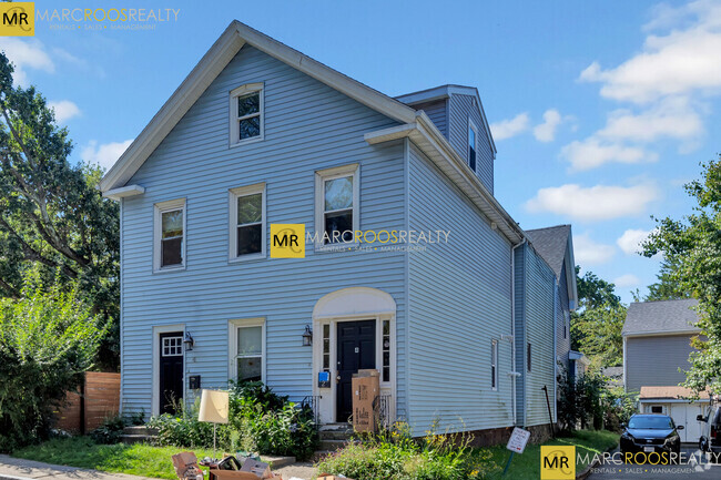 Building Photo - 4 School St Rental