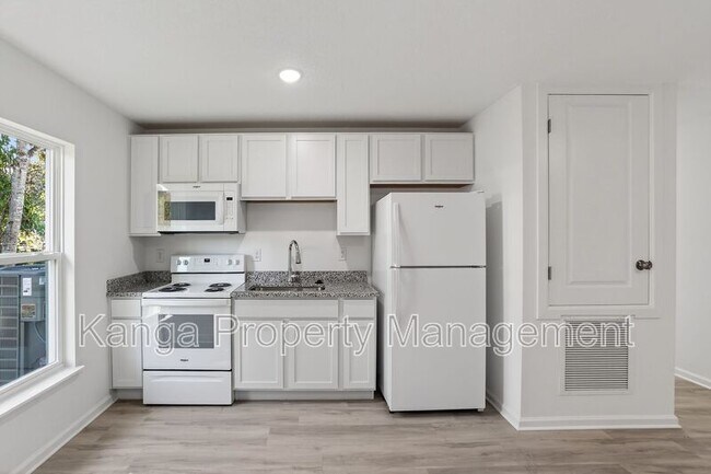 Building Photo - 1115 F Ave Unit Fort Pierce FL 34950 - A