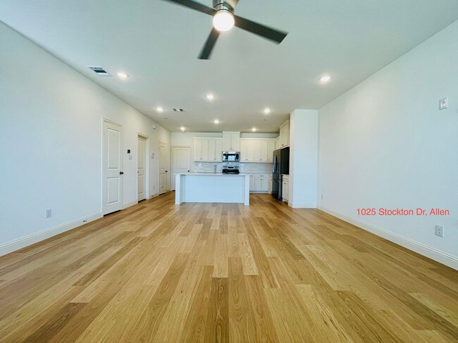 Photo - 1025 Stockton Dr