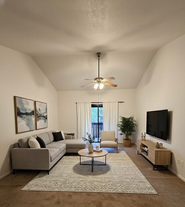 Photo - Pheasant Creek Condo 2 Bed | 2 Bath | Upper Unit w/ Vaulted Ceiling & Private Garage!