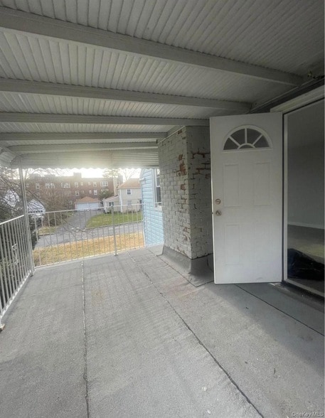 Building Photo - 20 Ingraham Ln