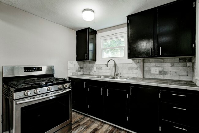 Photo - 601 Walnut St