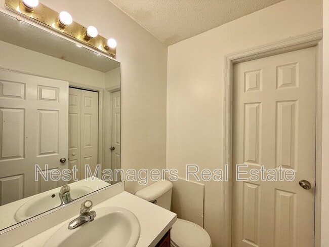 Photo - 1929 Crestview Dr