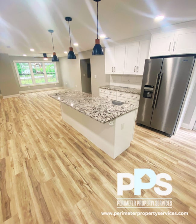 Photo - 254 Carruth Dr SE