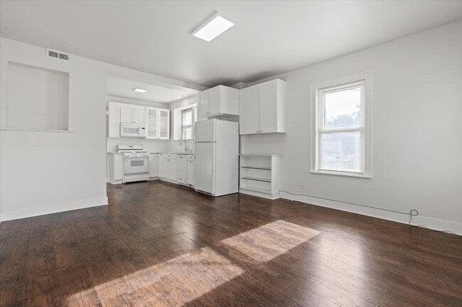 Photo - 5742 N Milwaukee Ave Unidad 2A