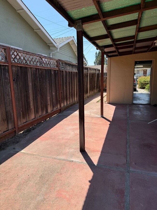 Photo - 41320 Beatrice St