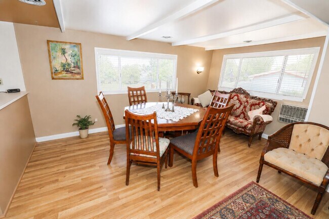 69360 Poolside Dr