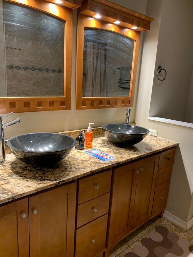 Photo - 2925 W Lyndale St (Chicago, IL)