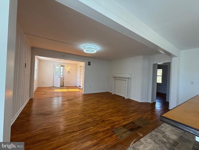 Building Photo - 820 Ridgeview Rd