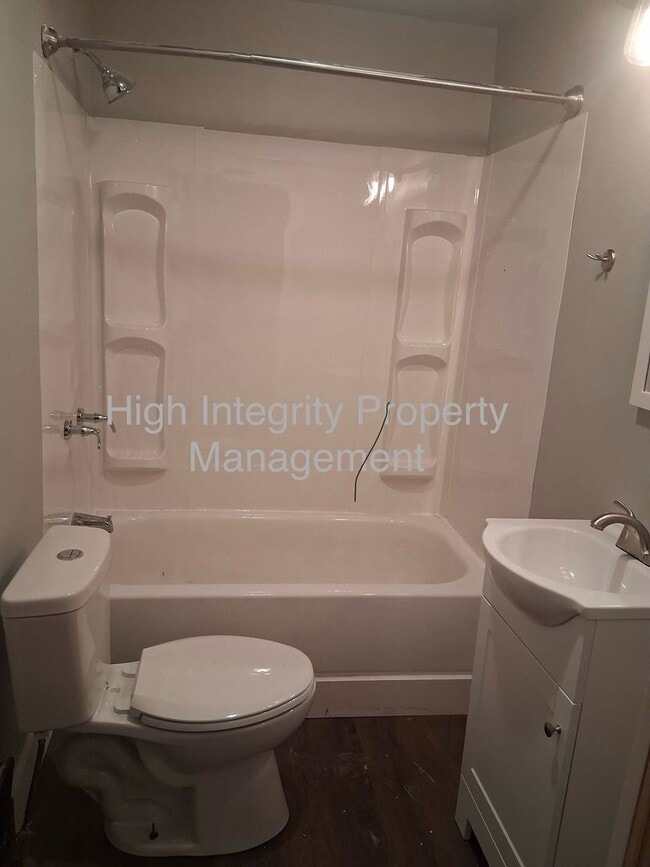 Photo - 212 Crete Ave Unit Apt B