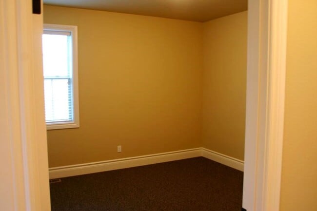 Photo - 6 bed 6 bath by Fred Meyer/Coffee Culture