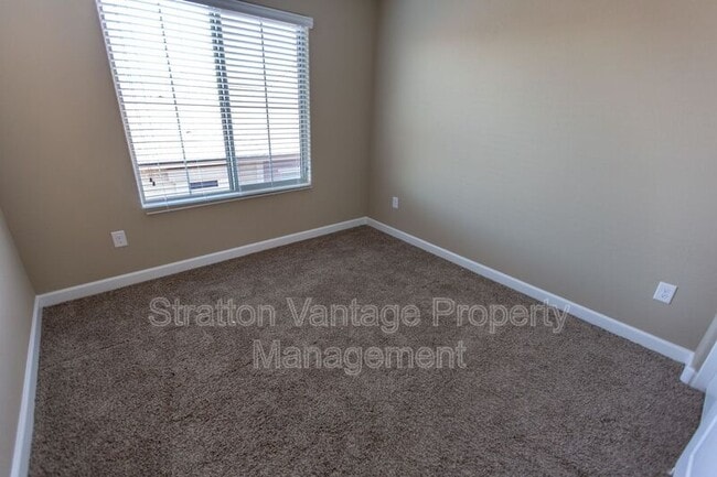 Photo - 240 W Juniper Ave