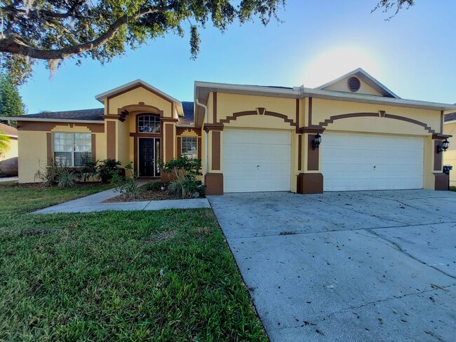 Beautiful 4 Bedroom, 4 Bathroom Home in Da... - Beautiful 4 Bedroom, 4 Bathroom Home in Da...