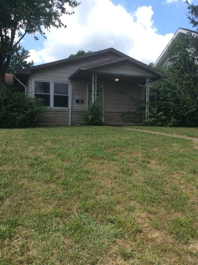 4 Bedroom, 1 Bath House on Campus Rental House Rental in West