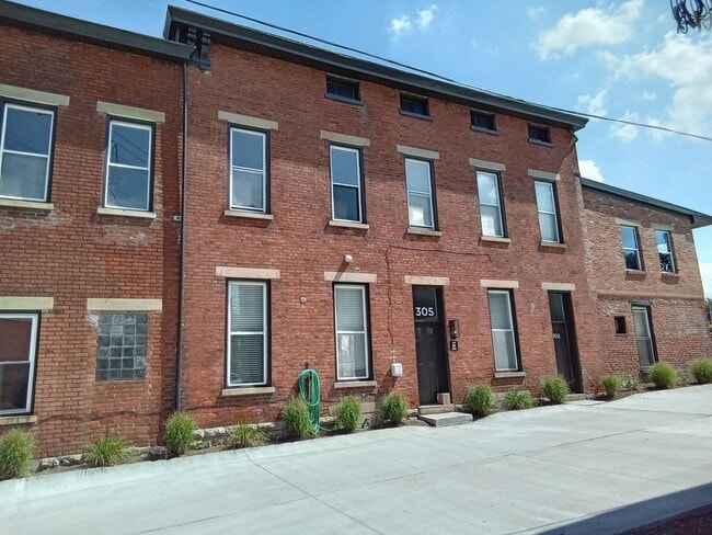 Newly Renovated Studio - Newly Renovated Studio Apartment