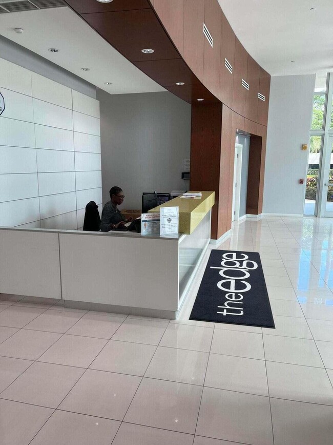 Photo - 300 S Australian Ave Unidad 1504