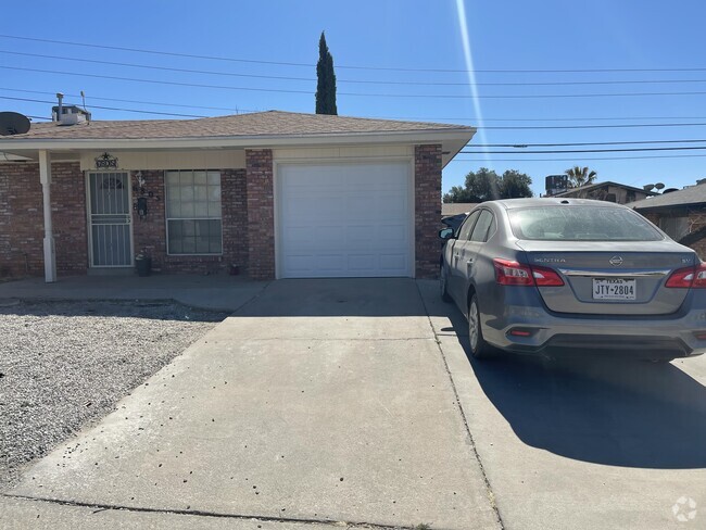 Building Photo - 6805 Escondido Dr Rental