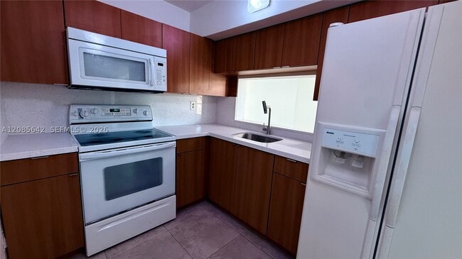 Photo - 11800 SW 18th St Unit 402-4