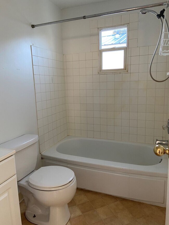 Buckeye Lake Two Bedroom House Rental House Rental in Buckeye Lake