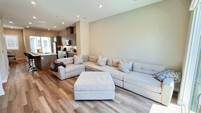 Photo - 1307 W Cara Dr