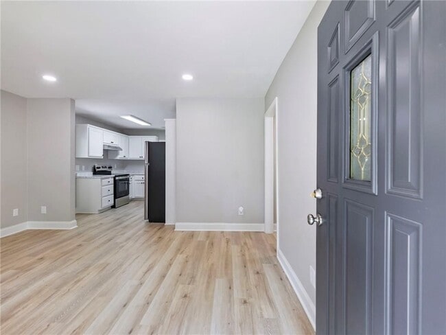 Photo - 2862 Argyle Dr NW