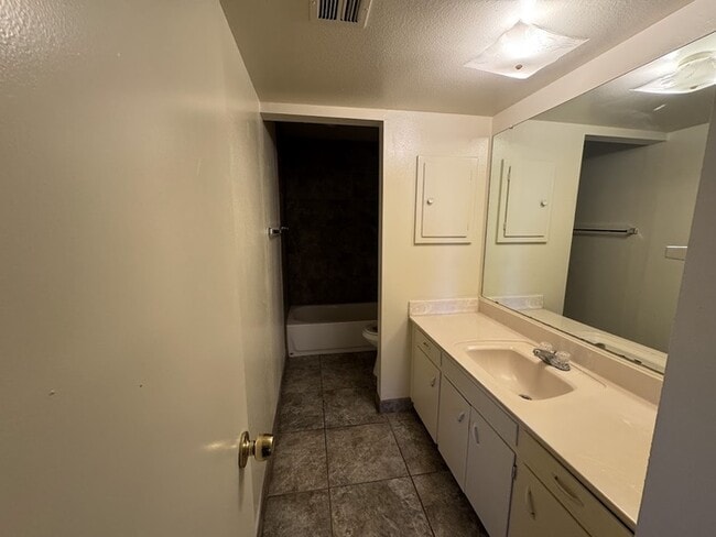 Photo - Holiday Gardens 2br Townhome