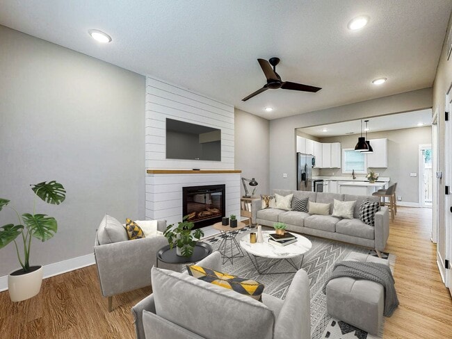 Photo - 308 S Walnut Ave