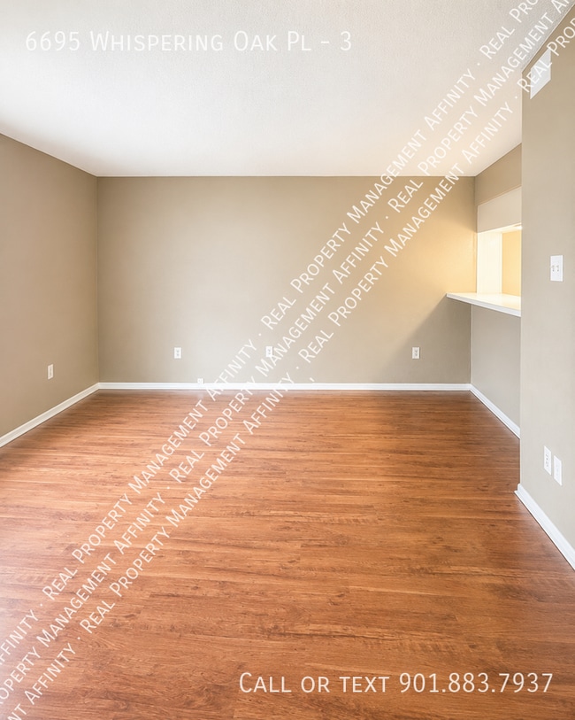 Photo - 6695 Whispering Oak Pl