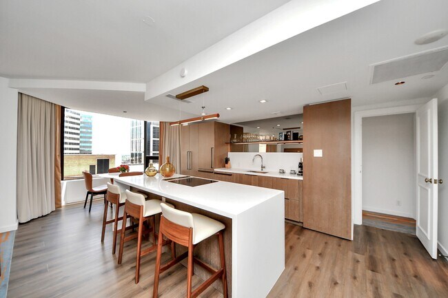 Photo - 1300 Lamar St Unidad S3