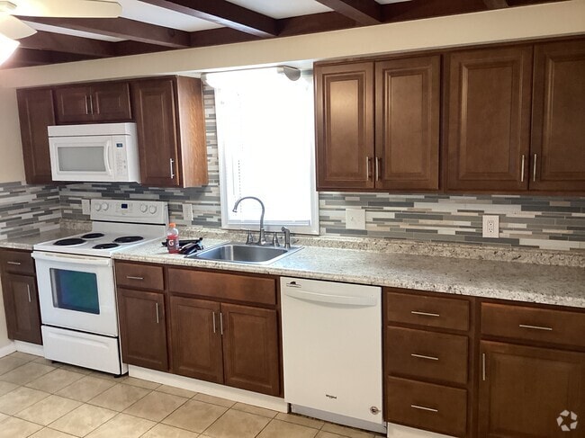 Building Photo - 614 McAlpine St Unit A Rental