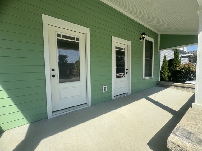 Photo - 212 S Grant St