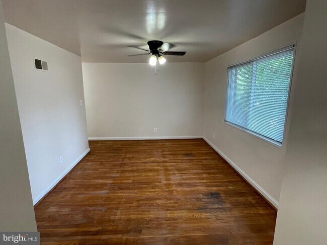 Building Photo - 500 17th St NE Unit 6