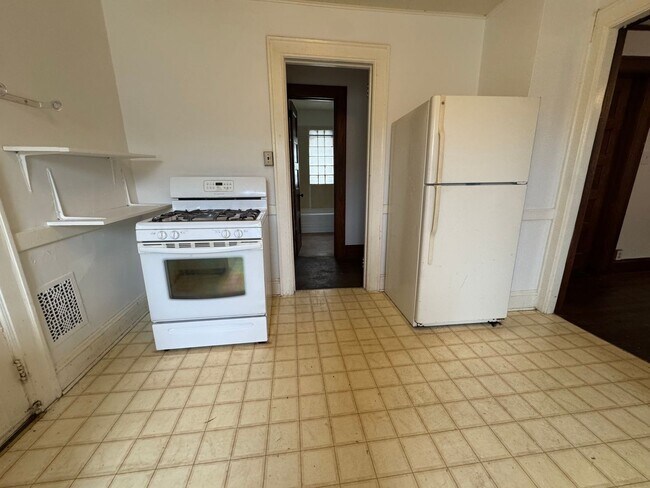 215 N Paterson St Unit 213 N Paterson