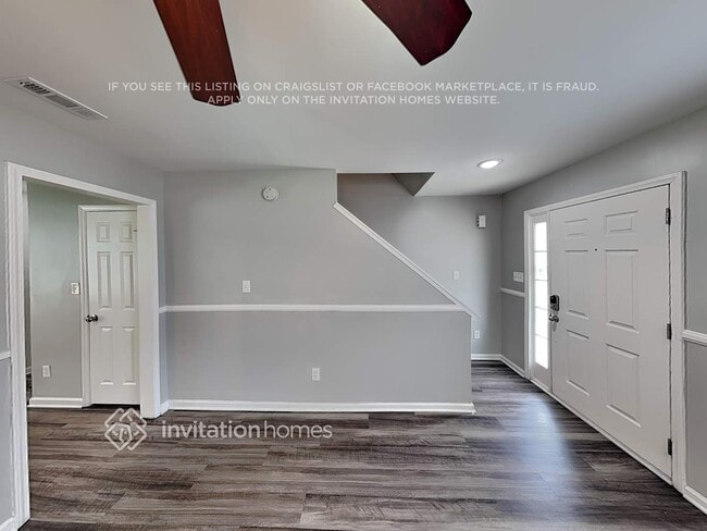 Photo - 716 Raindrops Rd