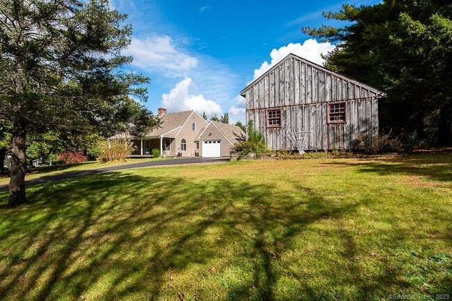 Photo - 131 Hemlock Dr