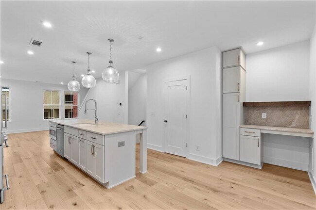 Photo - 201 New St Unit 1204