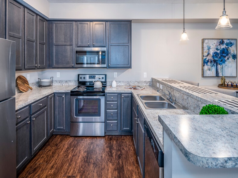 Patrick Square Flats - Spacious Kitchen