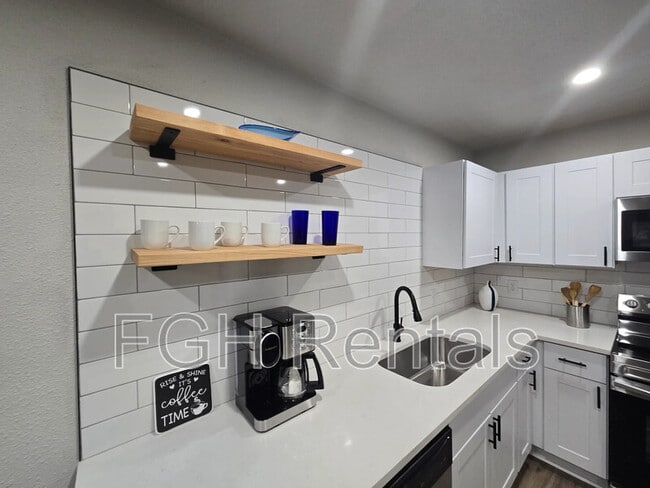 Photo - 12107 El Sendero St