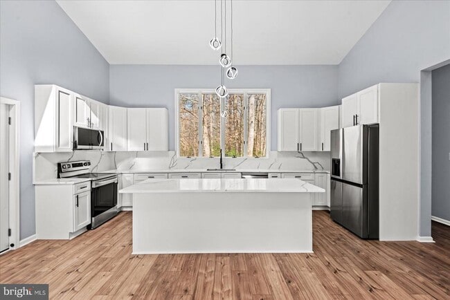 Photo - 7621 River Rd