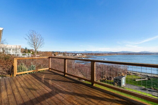 Photo - Breathtaking 3-Bed Beachfront Retreat with Scenic Views in Ferndale