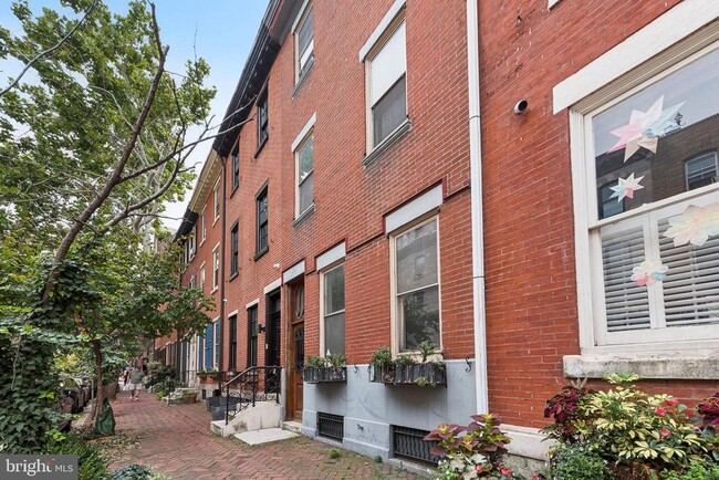 Photo - 2218 Locust St