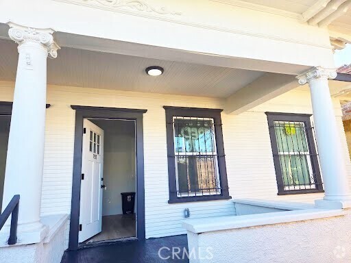 Building Photo - 754 E 17th St Rental