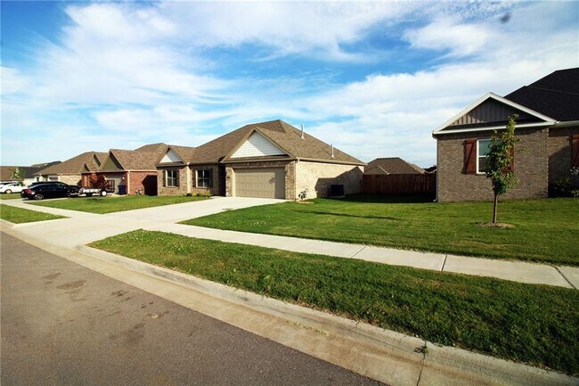 Photo - 851 Petit Jean St