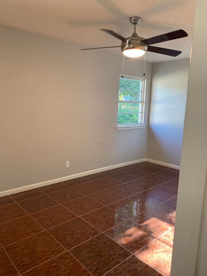 Photo - 310 Walnut St