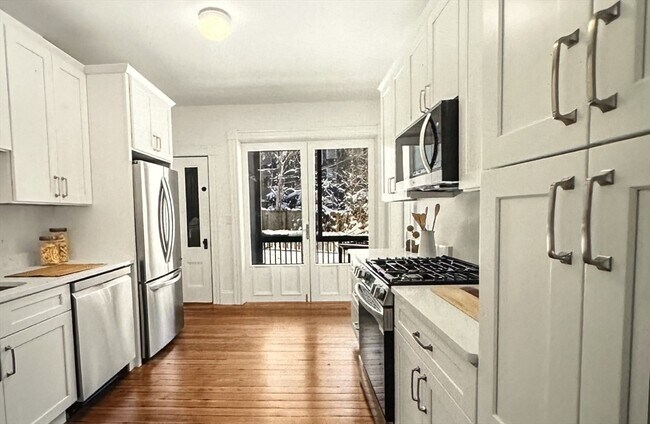 Building Photo - 57 Gorham St Unit 1