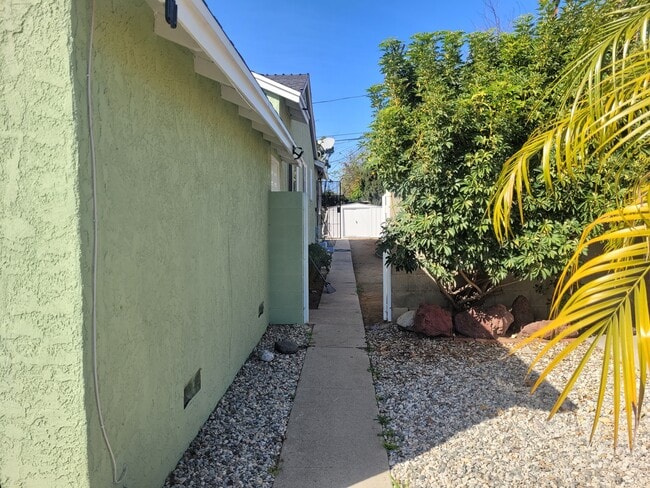 Photo - 14223 Carl St Unidad 1